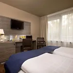 Scotty & Emily Hotel