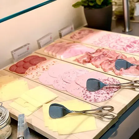 Scotty & Emily Hotel Ulm