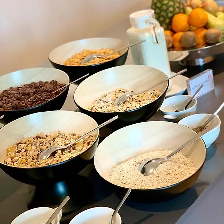 Scotty & Emily Hotel 4*