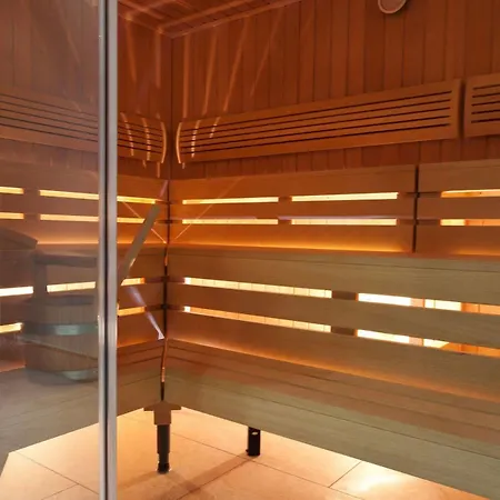 Western Atrium 4*