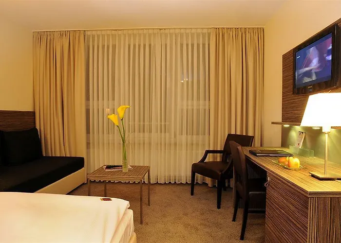 מלון Scotty & Emily