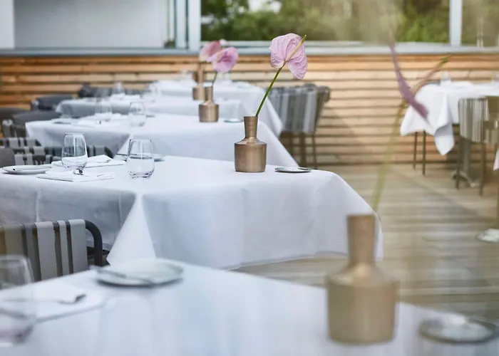 Scotty & Emily מלון אולם