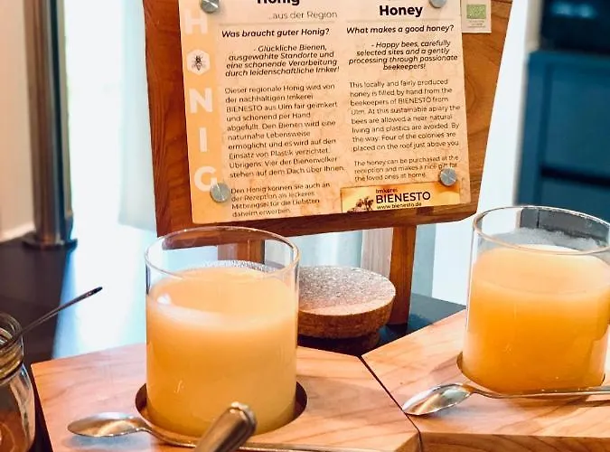 מלון Scotty & Emily אולם