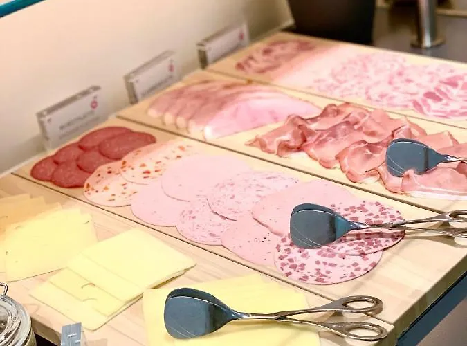 Scotty & Emily מלון אולם