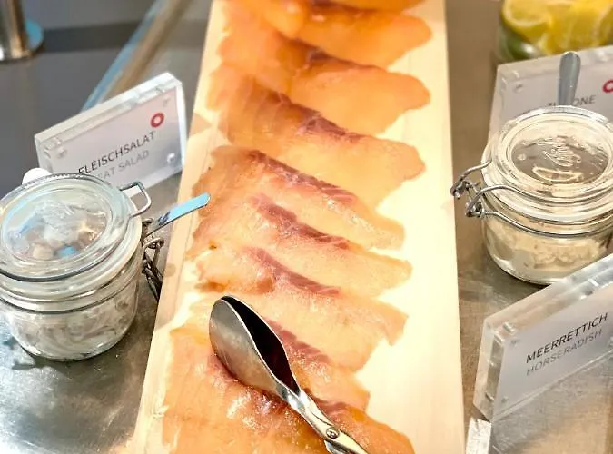 מלון Scotty & Emily