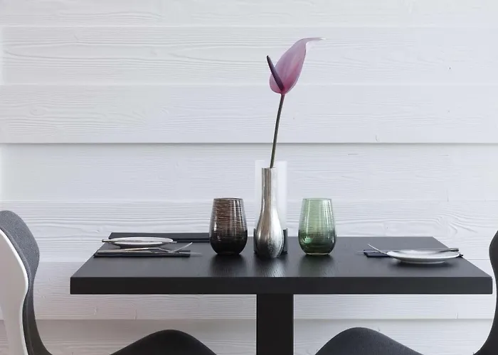 Scotty & Emily מלון 4*