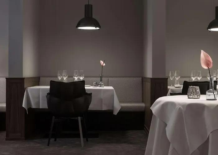 מלון Scotty & Emily