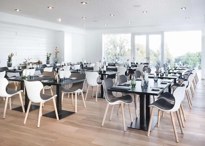 Scotty & Emily מלון אולם