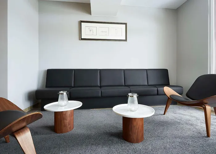 מלון Scotty & Emily