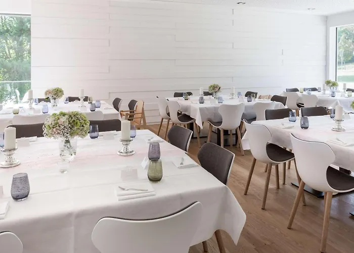 Scotty & Emily מלון 4*