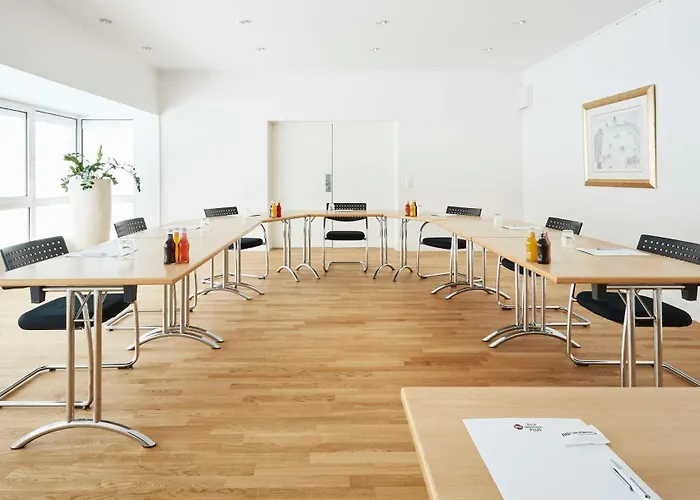 Scotty & Emily מלון 4*