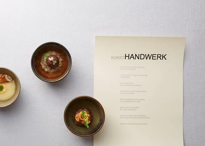 Scotty & Emily מלון אולם