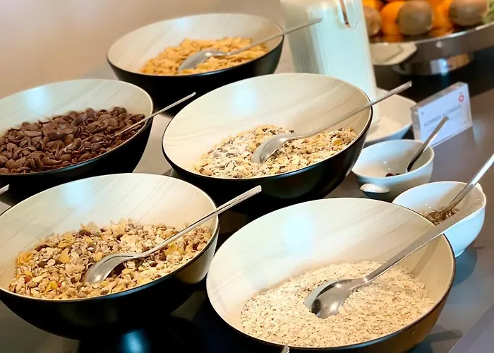 Scotty & Emily מלון 4*