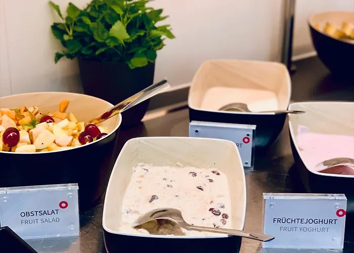 מלון Scotty & Emily 4*