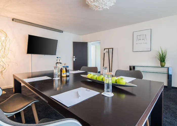 Scotty & Emily מלון אולם