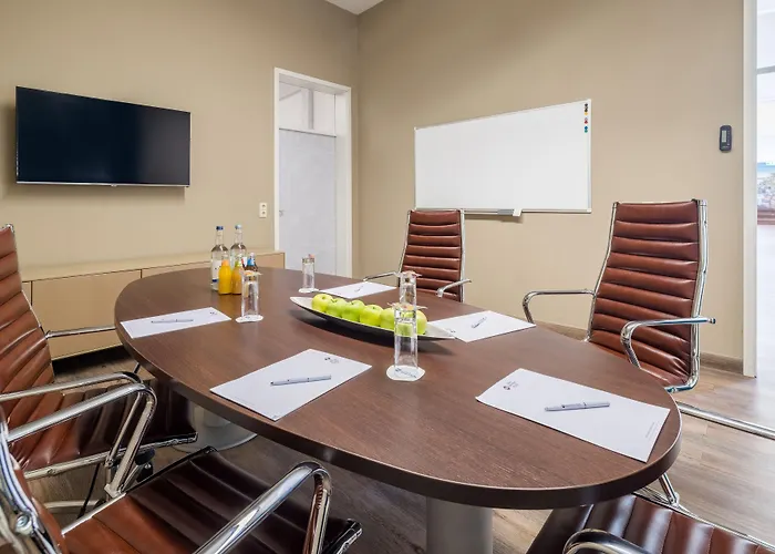 מלון Scotty & Emily אולם