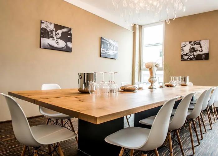 Scotty & Emily מלון אולם