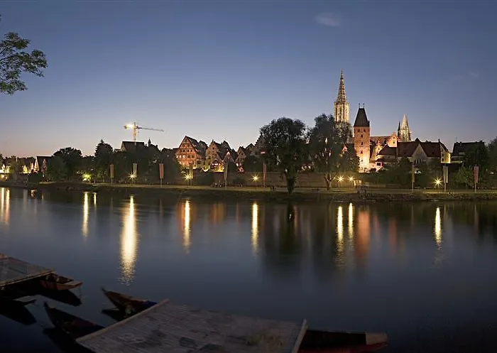 מלון Scotty & Emily אולם