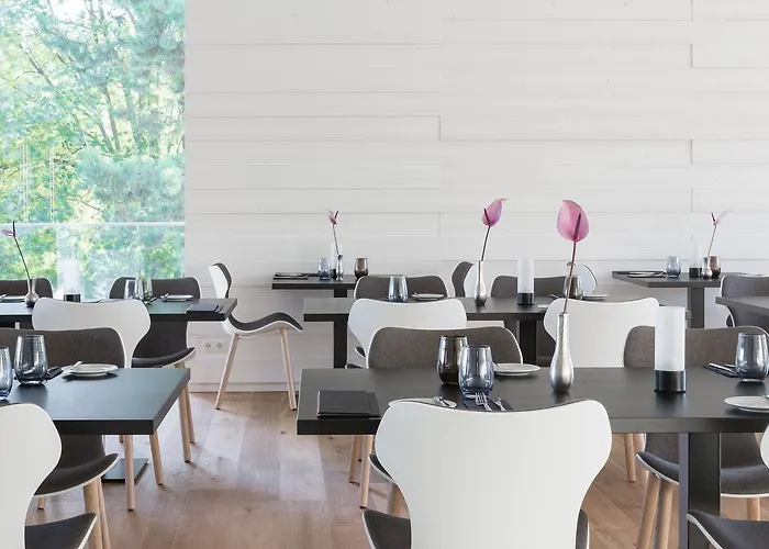 מלון Scotty & Emily אולם