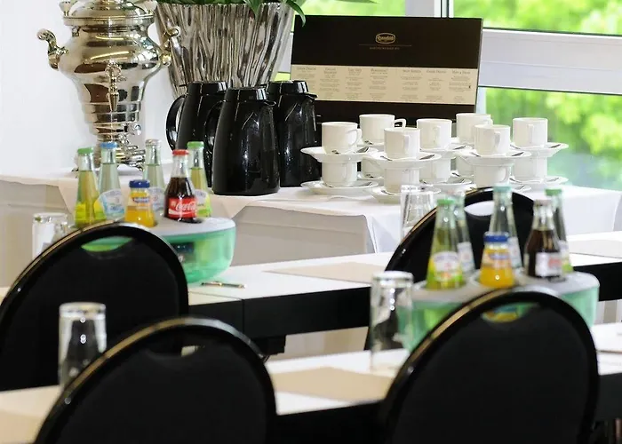 מלון Scotty & Emily אולם