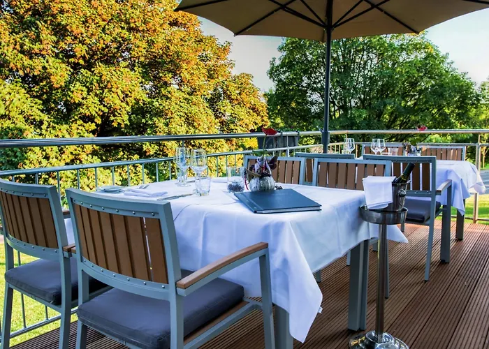 מלון Scotty & Emily 4*